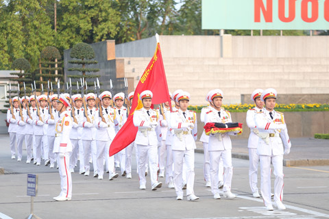 Lễ thượng cờ rủ Quốc tang nguyên Thủ tướng Phan Văn Khải tại quảng trường Ba Đình - ảnh 1