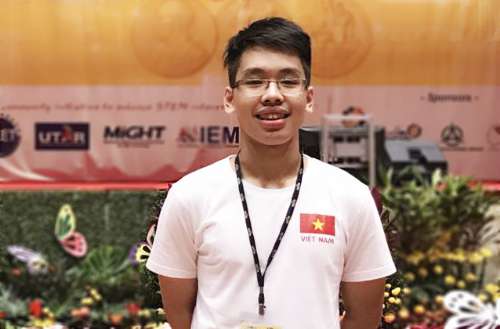 Nguyễn Nam Việt nhận được học bổng gần 5,5 tỷ đồng từ Đại học Tufts (Mỹ). Ảnh: NVCC