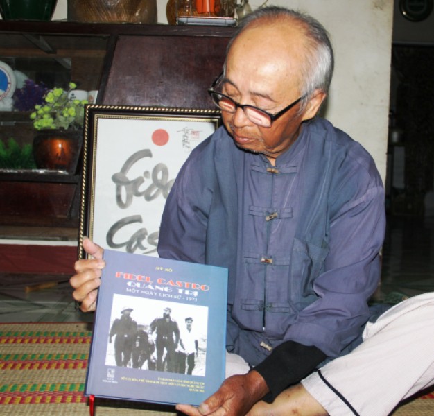 Tác giả Sĩ Sô (ở Vĩnh Linh, Quảng Trị) người đã vinh dự ghi lại khoảnh khắc lịch sử và có bộ ảnh quý giá trên