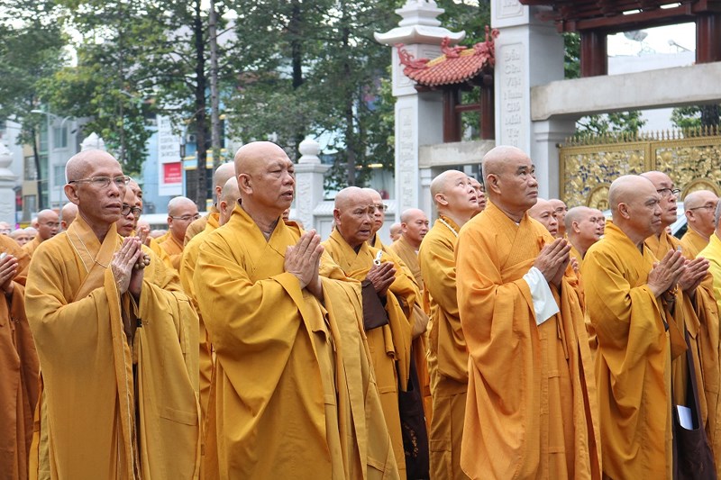 Phật tử TP.HCM cầu nguyện cho Chủ tịch nước Trần Đại Quang - ảnh 10