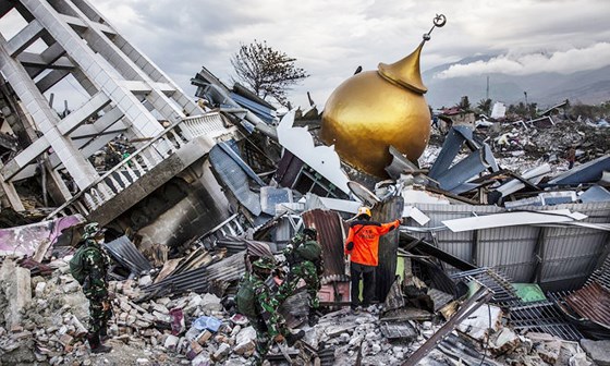 Số người thiệt mạng trong thảm họa kép tại Indonesia đã lên đến 1.944 người ảnh 1