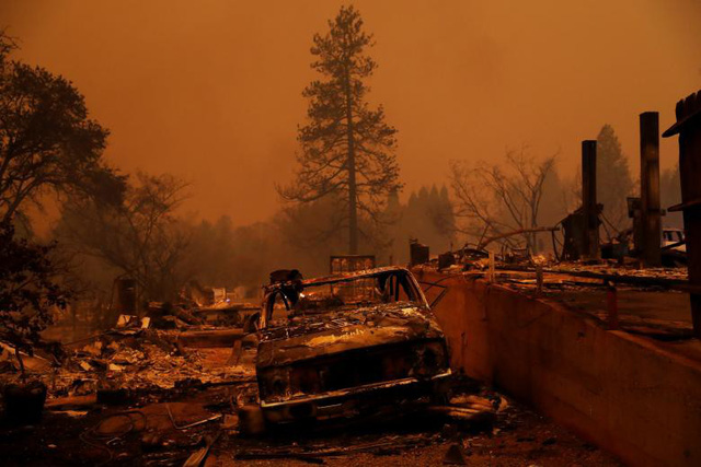  Theo CNN, cho tới thời điểm hiện tại khoảng 100 người vẫn “bặt vô âm tín”. Dù cơ quan chức năng và lực lượng cứu hỏa hy vọng rằng những người này vẫn có thể sống sót và đang tạm lánh nạn ở đâu đó, nhưng khả năng thiệt mạng của những người này vẫn khá cao. Vụ cháy rừng Camp Fire bắt đầu từ hạt Butte vào ngày 8/11 (giờ địa phương) và lực lượng cứu hỏa gần như đã bất lực chứng kiến ngọn lửa “nuốt chửng” thị trần Paradise nhanh chóng. 