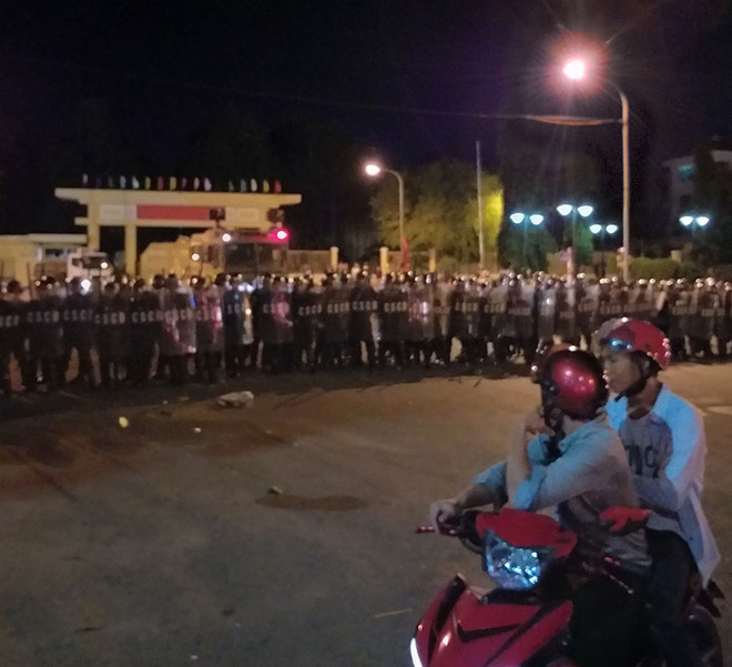 Không giảm án cho các bị cáo gây rối trước cổng UBND tỉnh Bình Thuận - ảnh 4