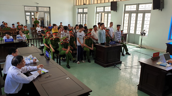 Không giảm án cho các bị cáo gây rối trước cổng UBND tỉnh Bình Thuận - ảnh 2