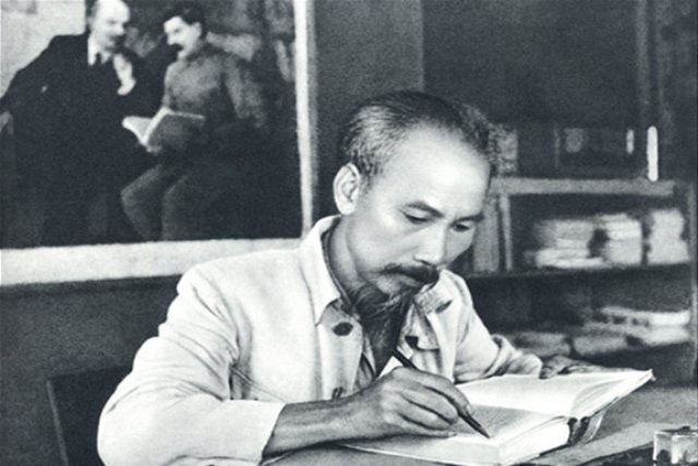 Chủ tịch Hồ Chí Minh - Lãnh tụ vĩ đại trọn đời hy sinh cho đất nước và hạnh phúc của nhân dân