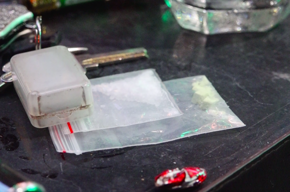 Đột kích quán bar, phát hiện gần 100 người sử dụng ma túy ảnh 5