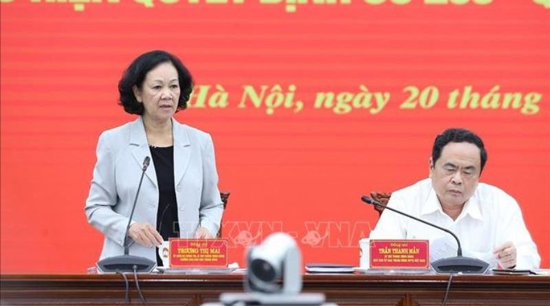 Bà Trương Thị Mai - Ủy viên Bộ Chính trị, Trưởng ban Dân vận Trung ương phát biểu tại buổi làm việc.